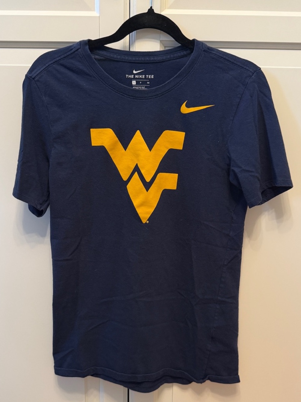 WVU Nike Men’s Navy T‑Shirt with Gold WV Logo